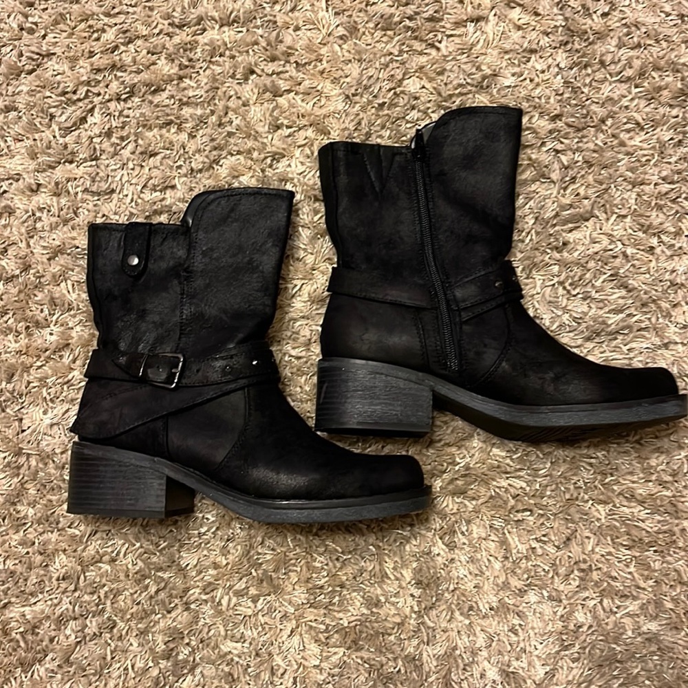 White Mountain Women’s Black Boots